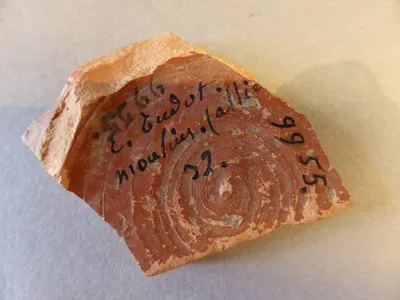 vase ; fragment