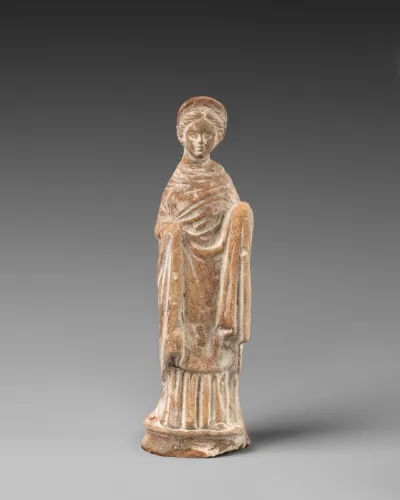 Terracotta statuette of a woman