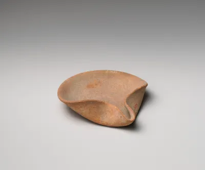 Terracotta saucer-shaped lamp