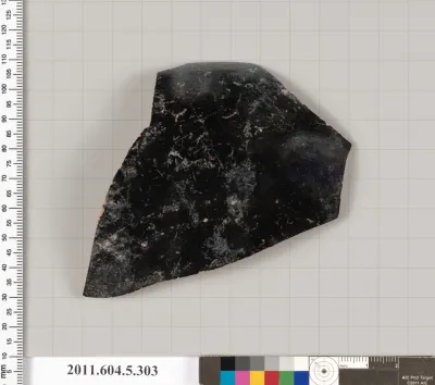 Terracotta rim fragment of a kylix (drinking cup)