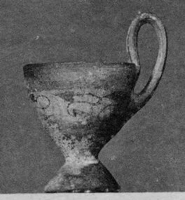 CUP, ONE-HANDLED (ITALIOTE, RED-BROWN ON BUFF WARE)
