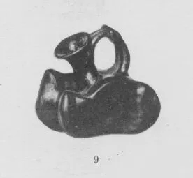 FIGURE VASE, ASKOS (ITALIOTE, BLACK GLAZE)