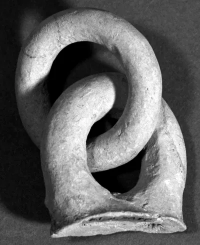 Two Interlocking Rings from a South Italian Vase
