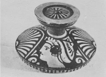 LEKANIS LID (SOUTH ITALIAN, APULIAN, RED-FIGURE)