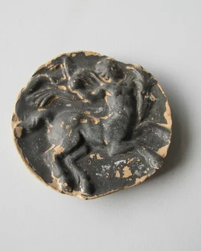 coupe  ; médaillon de vase