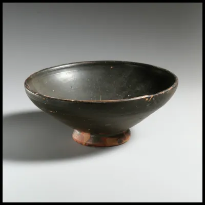 Bowl with foot