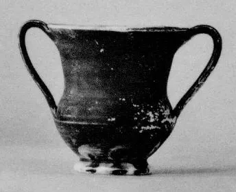 KANTHAROS (SOUTH ITALIAN, APULIAN, BROWN GLAZE)