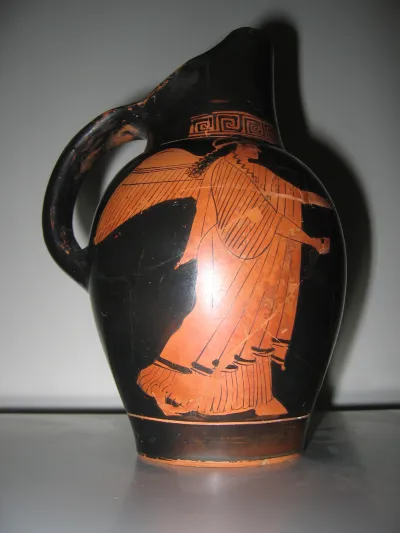 Attisch-rotfigurige Oinochoe (Weinkanne)