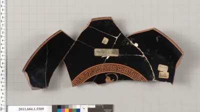 Terracotta rim fragment of a kylix (drinking cup)