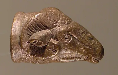 Widderkopf, wohl vom Griffende einer Griffschale