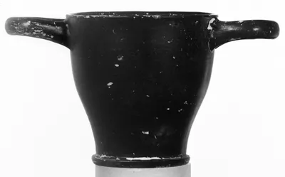 Campanian Black Skyphos