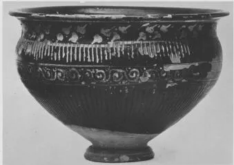 VASE (SOUTH ITALIAN, GNATHIAN, BLACK GLAZE)