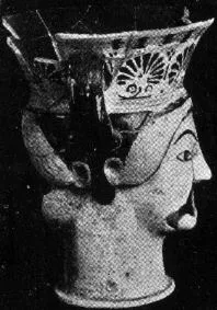 FIGURE VASE, KANTHAROS (ATHENIAN, RED-FIGURE)