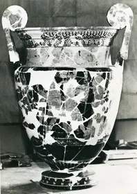 KRATER, VOLUTE (ATHENIAN, RED-FIGURE)