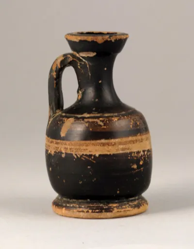 Squat lekythos