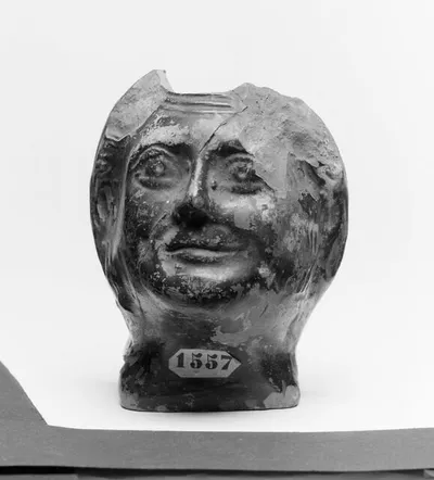 œnochoé ; vase plastique