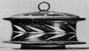 PYXIS (ATHENIAN, RED-FIGURE)