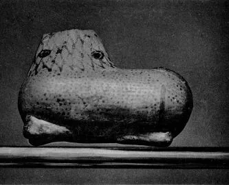 FIGURE VASE (CORINTHIAN)