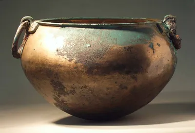 Kessel (Kessel mit Ringhenkeln, Phrygischer Kessel)