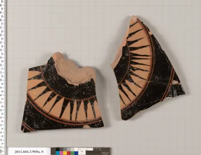 Terracotta fragments of a lekanis lid (covered dish)