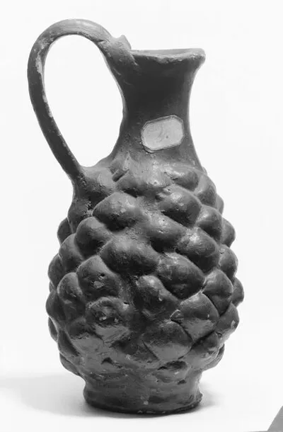 œnochoé ; vase plastique