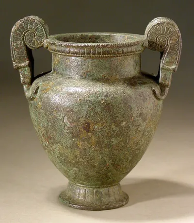 Kleiner Krater (Archaischer Miniaturkrater mit Volutenhenkeln)