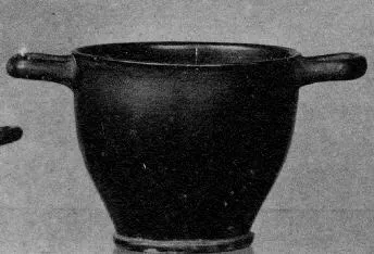 SKYPHOS (ITALIOTE, BLACK GLAZE)