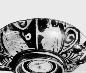 CUP, STEMLESS (ATHENIAN, RED-FIGURE)