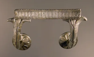 Henkel eines großen Beckens