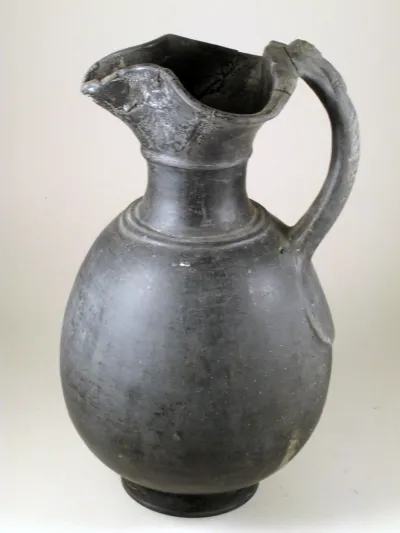 Oinochoe