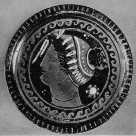 PLATE (SOUTH ITALIAN, APULIAN, RED-FIGURE)