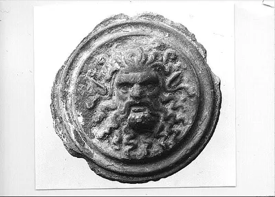 guttus  ; médaillon de vase