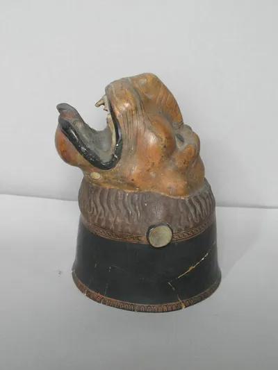 vase plastique ; rhyton