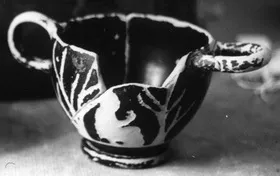 SKYPHOS (ATHENIAN, RED-FIGURE)