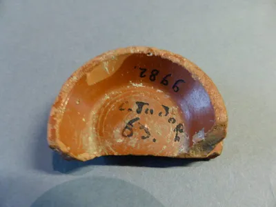 vase ; fragment