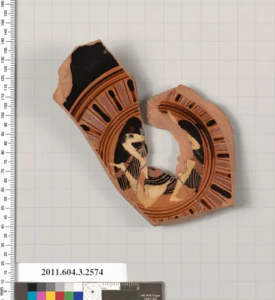 Terracotta fragment of a Little Master cup (drinking cup)