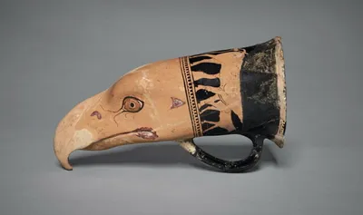 rhyton ; vase plastique