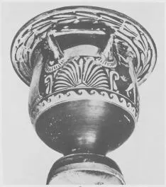 KRATER, BELL (SOUTH ITALIAN, APULIAN, RED-FIGURE)