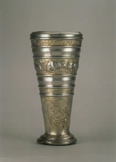 Vasenförmiges Gefäß