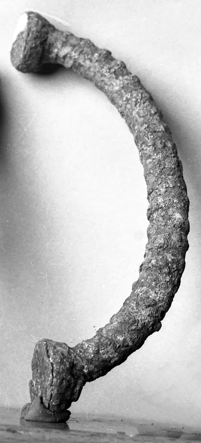 Gefäßhenkel mit Umschnürungen, spiralförmig gewunden