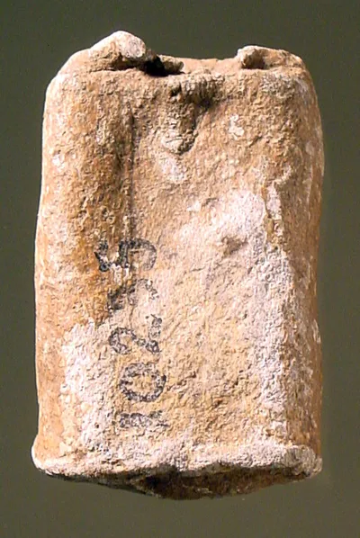 Zusammengedrücktes zylindrisches Töpfchen