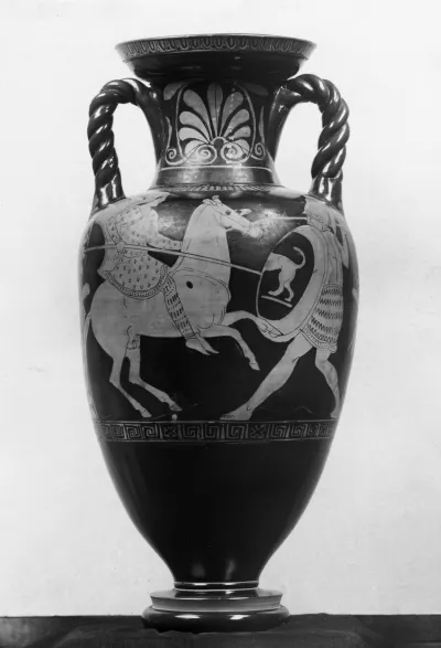 Sog. Nolanische Amphora mit Strickhenkeln