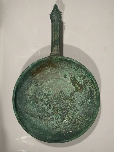 Kasserole (Römische Griffschale mit Widderkopf)