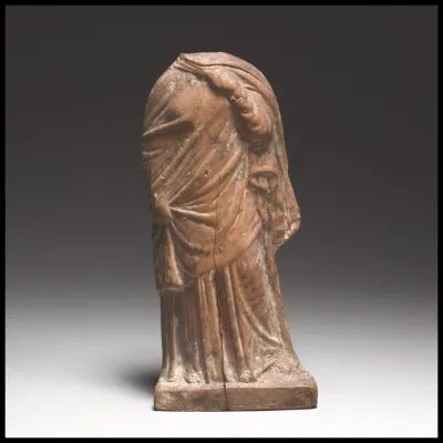 Terracotta statuette of a woman