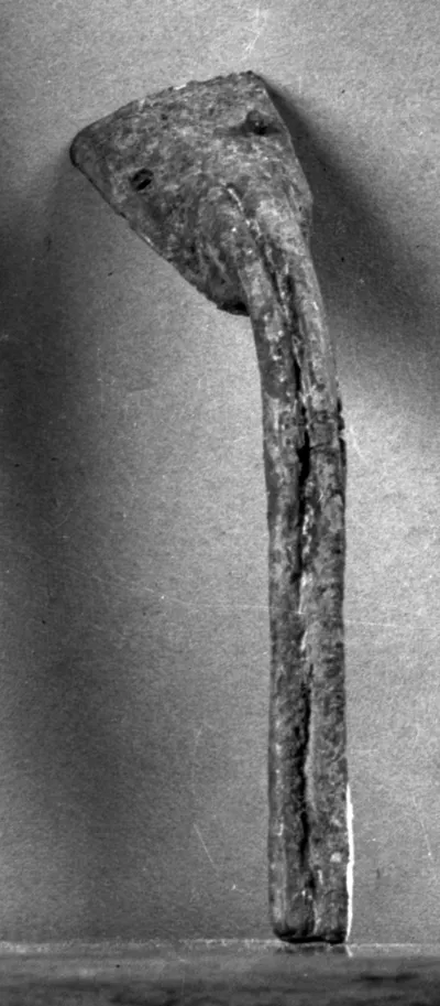 Miniaturdreifußbein mit kreuzförmigem Querschnitt