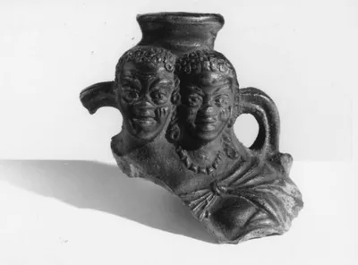 amphorisque ; vase plastique