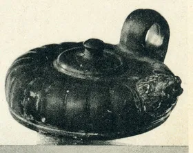 FIGURE VASE (ITALIOTE, BLACK GLAZE)