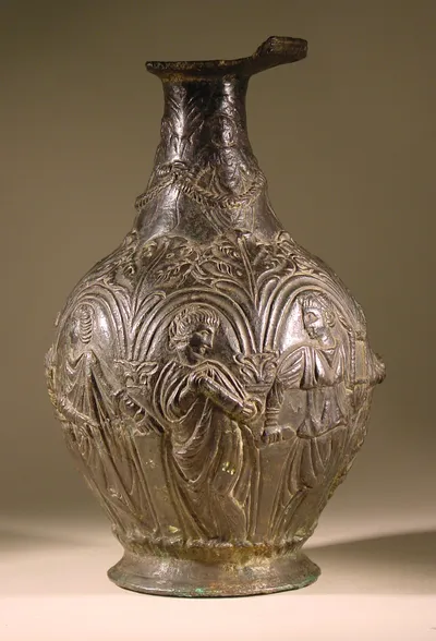 Römischer Bronzekrug [Komm.: (a.d.Bes.Bellori)] (Krug mit Musenreliefs)