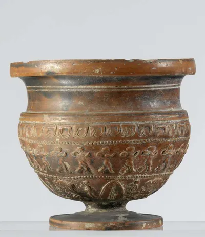 Pergamenischer Kelch (Bauch aus der Form eines Megarischen Bechers)