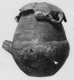 FIGURE VASE (VILLA NOVA)